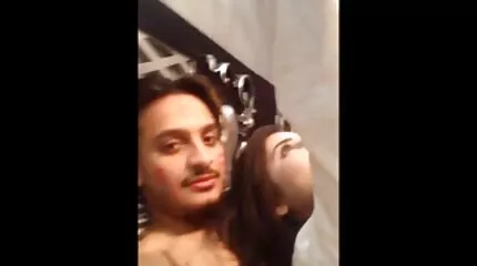 fucks วีดีโอ โป๊ ฟรี โง่ขี้เล่นกับเพื่อนบ้านที่ยอดเยี่ยมของเธอ