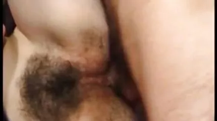 Smacking วีดีโอ คลิป โป๋ ดูดกระเจี๊ยวและ fucks กับ creampie