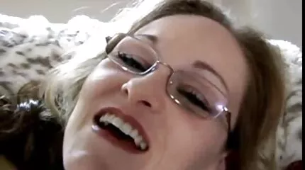 Rose Monroe เหวี่ยงตูดใหญ่ของเธอ วีดีโอ หนัง โป็