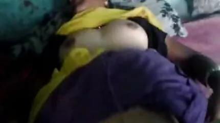 Chiksa fucks กับผู้สอนสีดำบนชายหาด ดู คลิป วีดีโอ โป้
